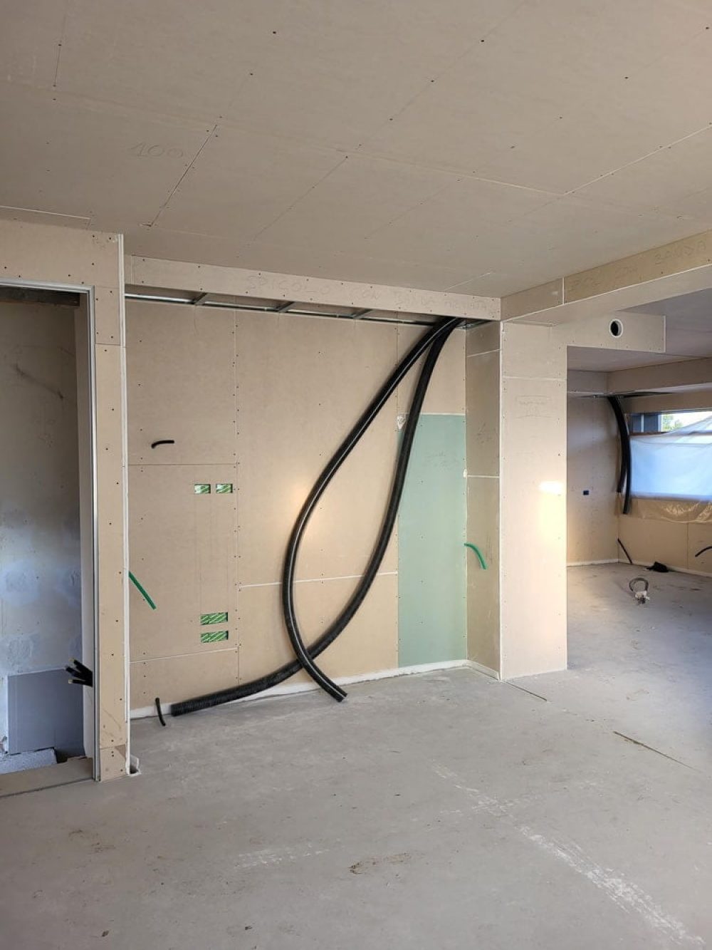 gestione delle imprese edili, operai e artigiani in fase di ristrutturazione per interior design casa evolution