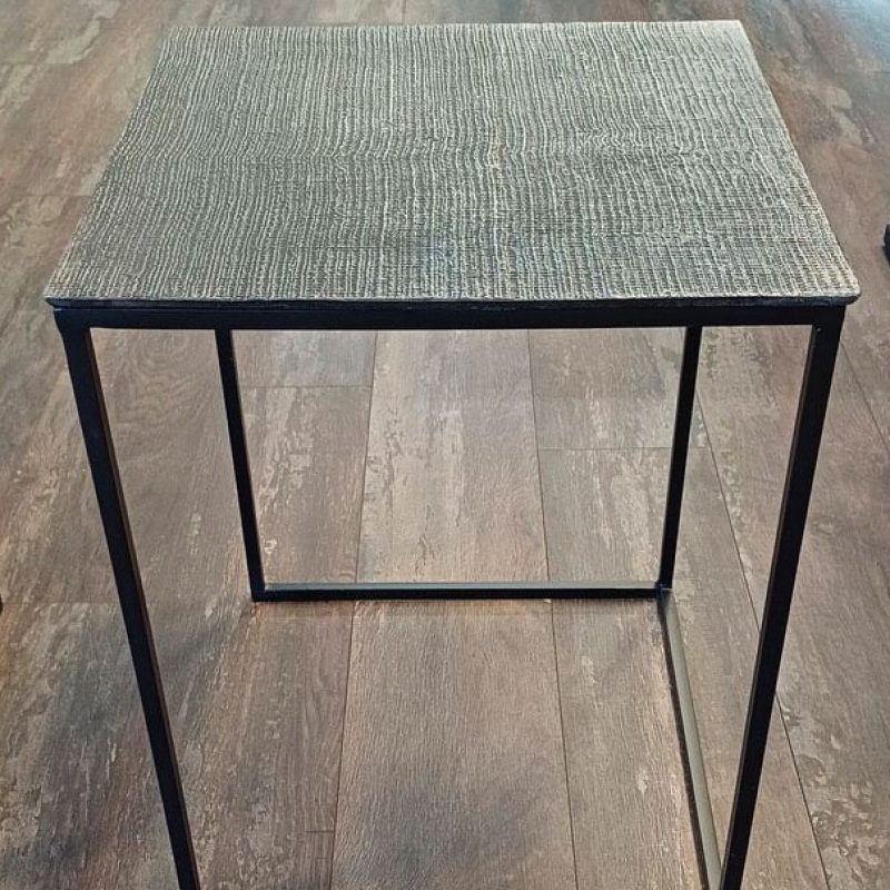 Tavolino Tahir Bizzotto in metallo nero e bronzo